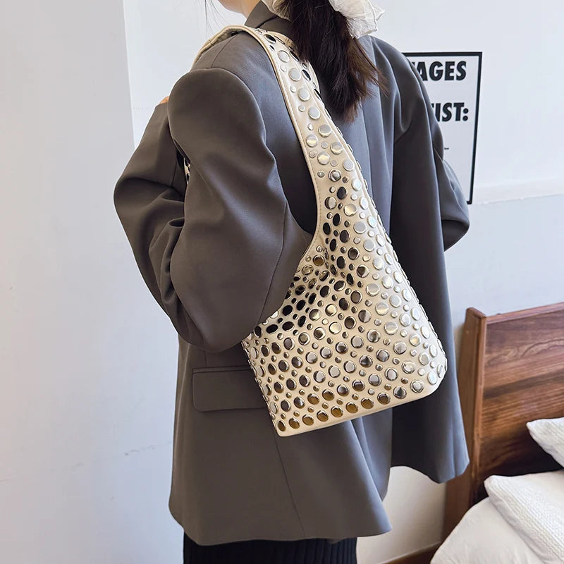 Sac beige bandoulière à clous - ACB-PARIS